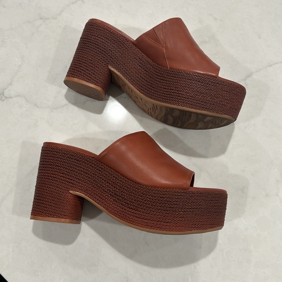 Sarto wedge size 9.5 - Picture 3 of 5